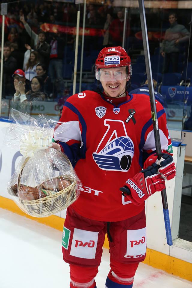 Аверин (вручение призов) 14102014.jpg Аверин (вручение призов) 14102014.jpg